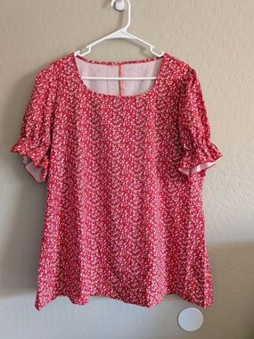 Women's Red Ditsy Floral Short Sleeve Blouse